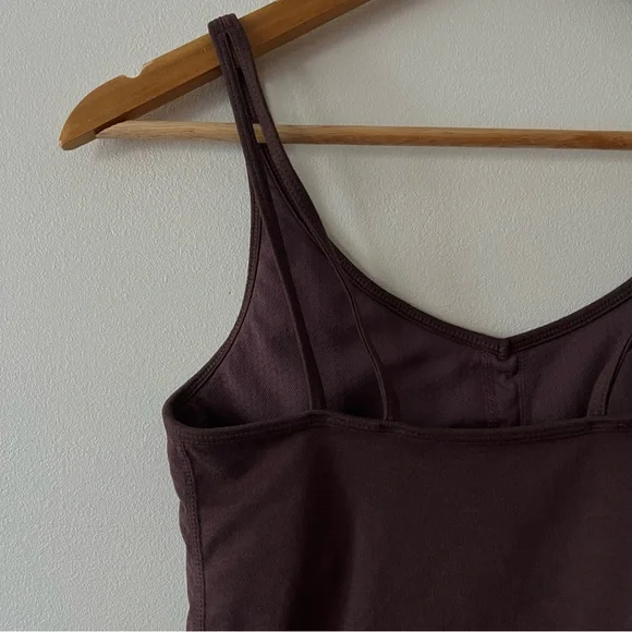 Vuori Halo Performance Crop Tank Top - Picture 5 of 8